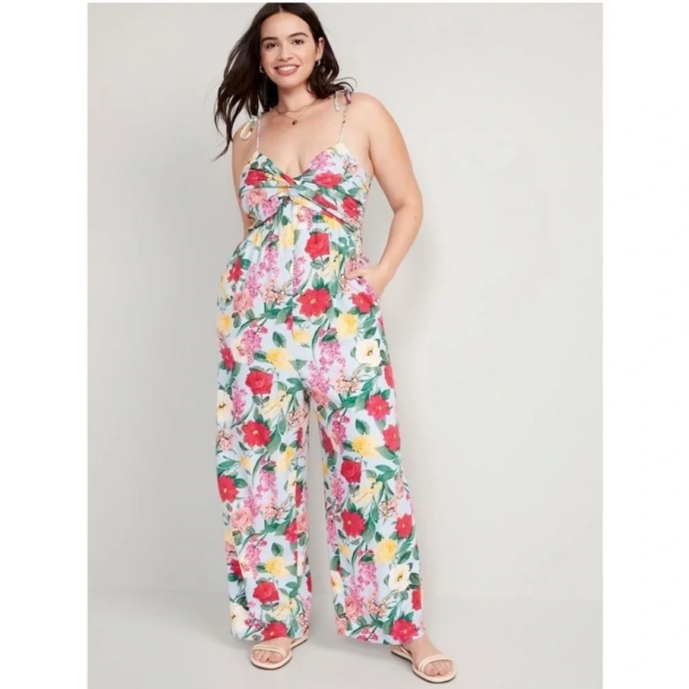 NEW Old Navy Multifloral Tie-Shoulder Cropped Twist-Front Smocked Jumpsuit - M